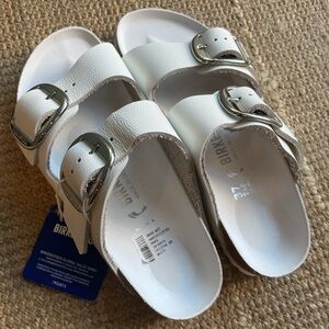 NWT Birkenstocks Arizona Big Buckle White Narrow Fit